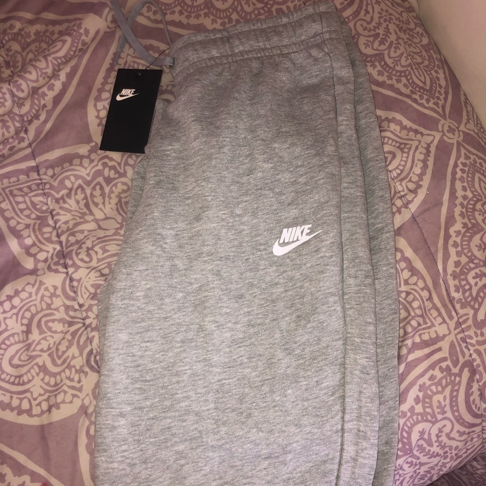grey nike joggers UNUSED
